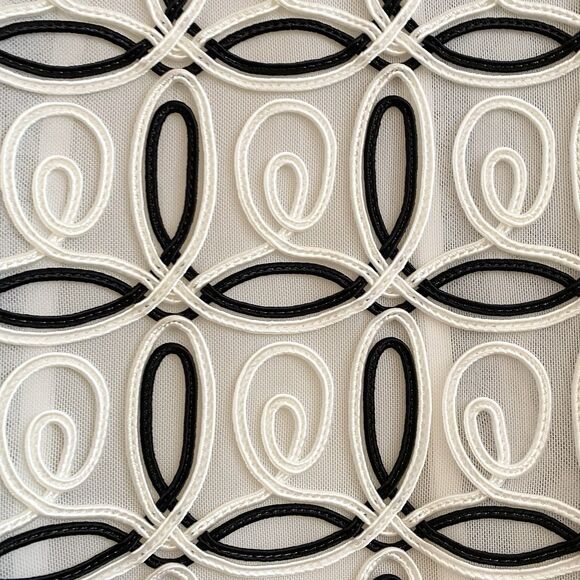 Chicos Travelers Women’s Black White  Jacket Chicos Size 00 US Size 2 Soutache - Picture 6 of 8